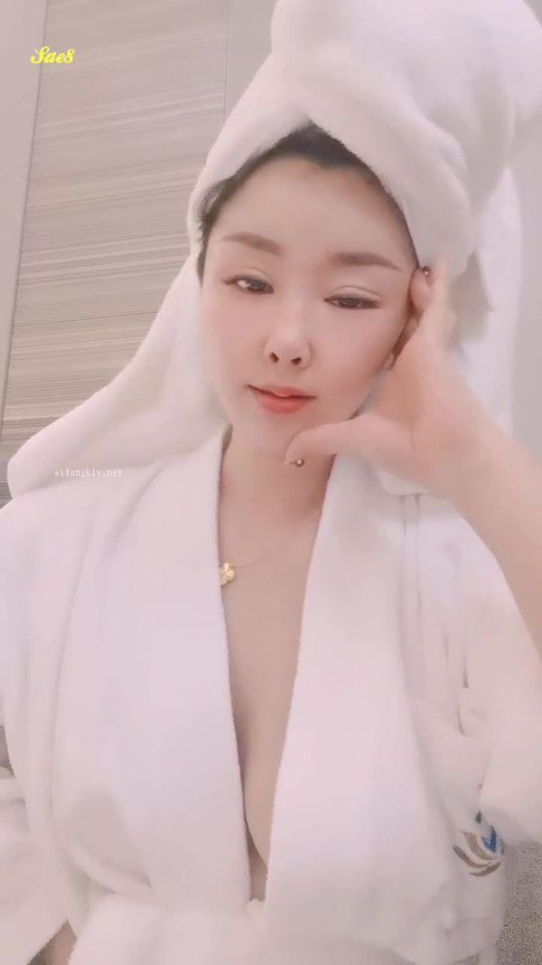 大连丰满美御姐御品大蜜自慰高潮女体射精