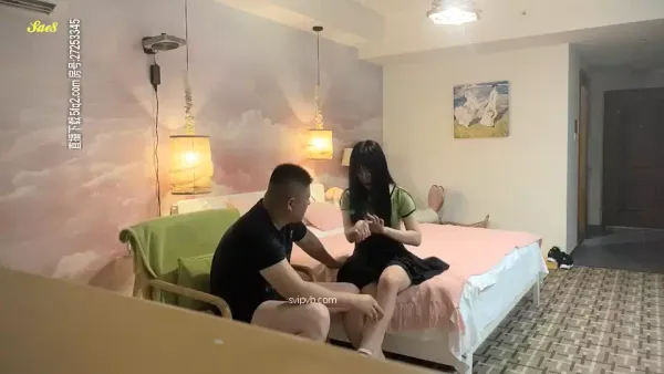 胖头老哥探花约兼职小姐姐